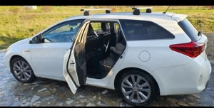 Toyota Auris Hybrid 2013 - motiv vânzare: facem un upgrade... sau downgrade,  cine știe