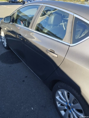 Opel Astra j  - imagine 4