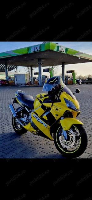 Motocicletă Honda F4i