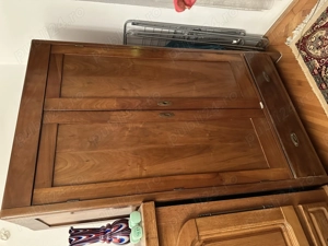 Dulap lemn masiv nuc vechi stare f buna