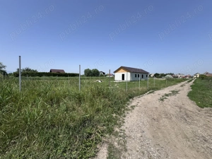 Vând teren intravilan 700m2 - imagine 2 Vând teren intravilan 700m2 - imagine 2