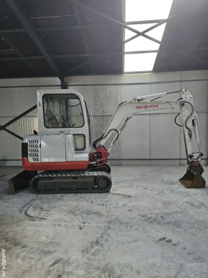 Miniexcavator Tacheuchi de 2,8 tone