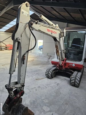 Miniexcavator Tacheuchi de 2,8 tone - imagine 6