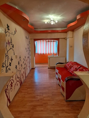 Ofer spre închiriere apartament cu 2 camere în Târgu Jiu- centru.