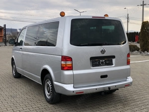 VW Transporter T5 lung 9locuri an 2008 motor 1,9tdi 62kw clima sirocol programabil euro4  - imagine 4