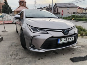 Toyota corola hibrid  - imagine 5