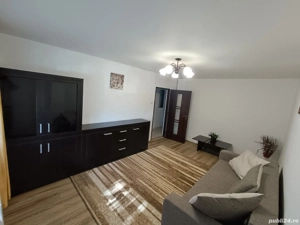 Apartament de închiriat cu 3 camere decomandate, zonă centrală