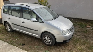 Vând vw touran 1.6 benzina 2003 - imagine 4