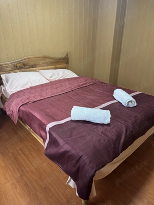 Inchiriez garsoniera, centru, curata , utilata, mobilata. Locatia va ofera intimitate, acces stradal