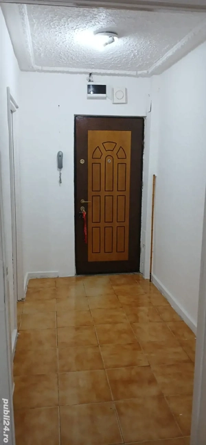 Inchiriez APARTAMENT 3 camere