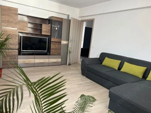 Vand apartament 2 camere - imagine 8