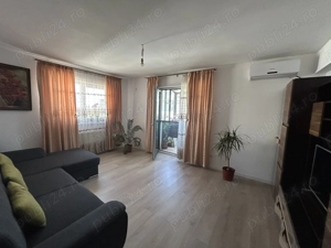 Vand apartament 2 camere - imagine 6