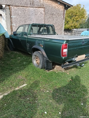 Vând Nissan Navara D22