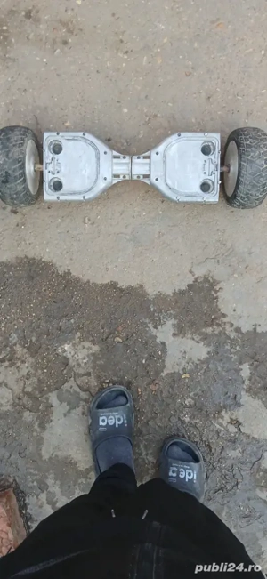 VÂND tot ce se vede 