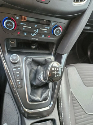 Vand Ford Focus MK3 1,5 b Eco*Boost Titanium Euro6 - imagine 3