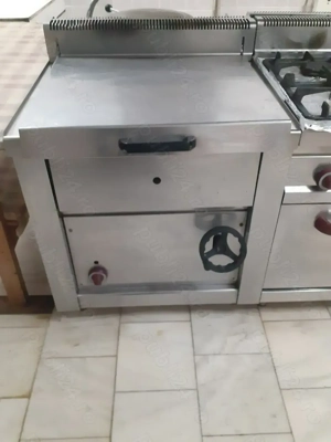 Friteuza dubla Bertos și tigaie basculanta Bertos pe gaz