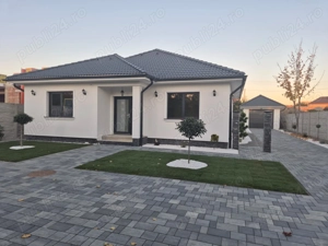 Vilă elegantă, finisată complet, Via Carmina   comision 0