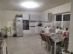 Casa cu 2 camere,baie, bucatarie,anexe.pivniță teren 1000 mp - imagine 3