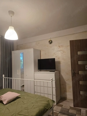 Inchiriez apartament 2 camere semidecomandat zona Craiovei in regim hotelier