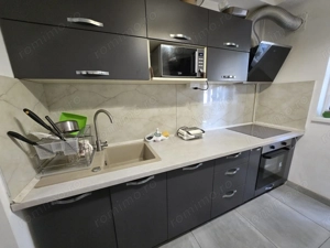 Apartament 3 camere decomandat renovat -Aparatorii Patriei -Oltenitei - imagine 2