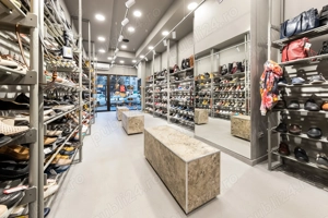 Lucrator comercial - imagine 3