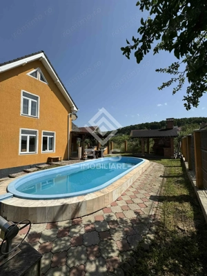 Casă de vânzare 300 mp - Valea Ghinzii
