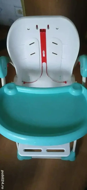 Scaun de masa copil mic