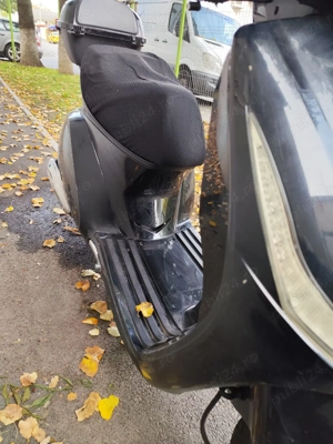 Scuter motor benzina, 49cc, model Barceloneta - imagine 2 Scuter motor benzina, 49cc, model Barceloneta - imagine 2