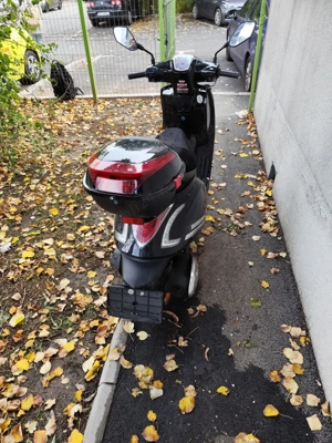 Scuter motor benzina, 49cc, model Barceloneta - imagine 4 Scuter motor benzina, 49cc, model Barceloneta - imagine 4