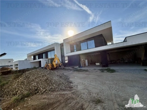 Casa de lux moderna cu 12 camere si piscina – Design minimalist inspirat din Miami | 1167 mp utili p - imagine 8