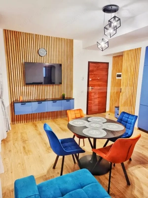 Apartament cu 2 camere, cochet într-o zonă superbă și liniștită în Predeal - imagine 2