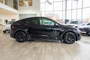 Tesla Model Y STANDARD RANGE - imagine 4