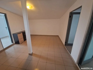 Închiriez etaj casă