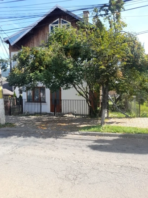 Casă și teren în Vatra Dornei, str. 22 Decembrie, nr. 12 (la aproximativ 75 m de piața agro-alim) - imagine 2