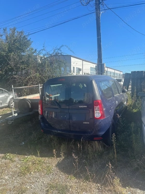 Vand autoturism Dacia Logan-pentru piese de schimb