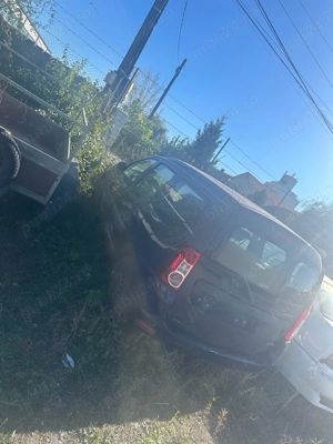 Vand autoturism Dacia Logan-pentru piese de schimb - imagine 2