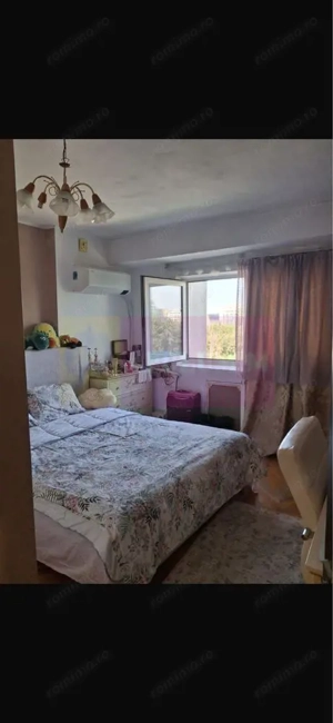 Vanzare apartament 4 camere zona Unirii-stradal