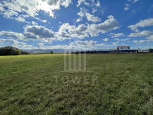 Teren industrial de vânzare în Cristian – 6.000 mp, deschidere la drum asfaltat