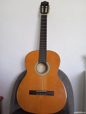Vând chitară clasică