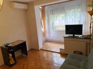 3 cam CENTRALA PROPRIE etaj 2 zona Tipografilor Fac de Medicina