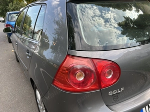 VW Golf 5 Tour benzină - imagine 4