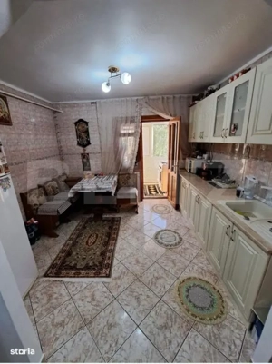 Apartament 2 camere, 52 mp, decomandat, zona Zamca  - imagine 2