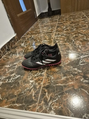 De vânzare. Ghete de fotbal 