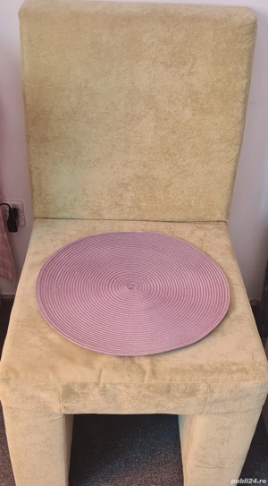 Fotolii de culoare verde deschis