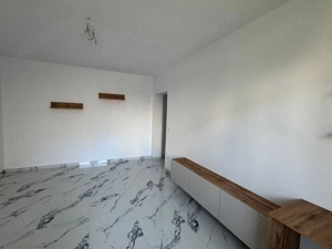 Apartament cu 2 camere pe parter cu loc de parcare inclus - Giroc  - imagine 2