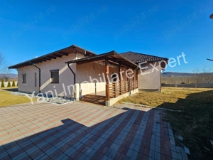 Casă de vânzare în comuna Albeștii de Argeș, sat Dobroțu, județ Argeș.  - imagine 2