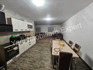 Casă de vânzare în comuna Albeștii de Argeș, sat Dobroțu, județ Argeș.  - imagine 3