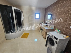 Casă de vânzare în comuna Albeștii de Argeș, sat Dobroțu, județ Argeș.  - imagine 11