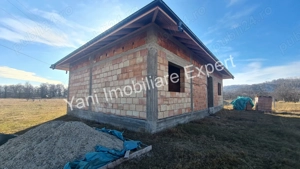 Casă de vânzare în comuna Șuici, sat Șuici, județ Argeș. - imagine 20