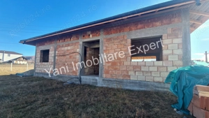 Casă de vânzare în comuna Șuici, sat Șuici, județ Argeș.